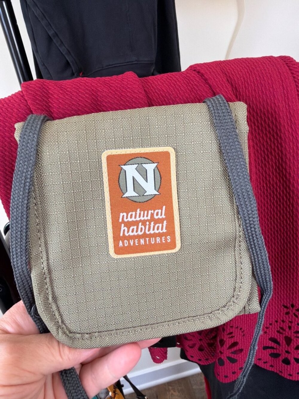 NWT Nat Hab Natural Habitat Adventures Travel Neck Wallet Passport Holder - Picture 4 of 13